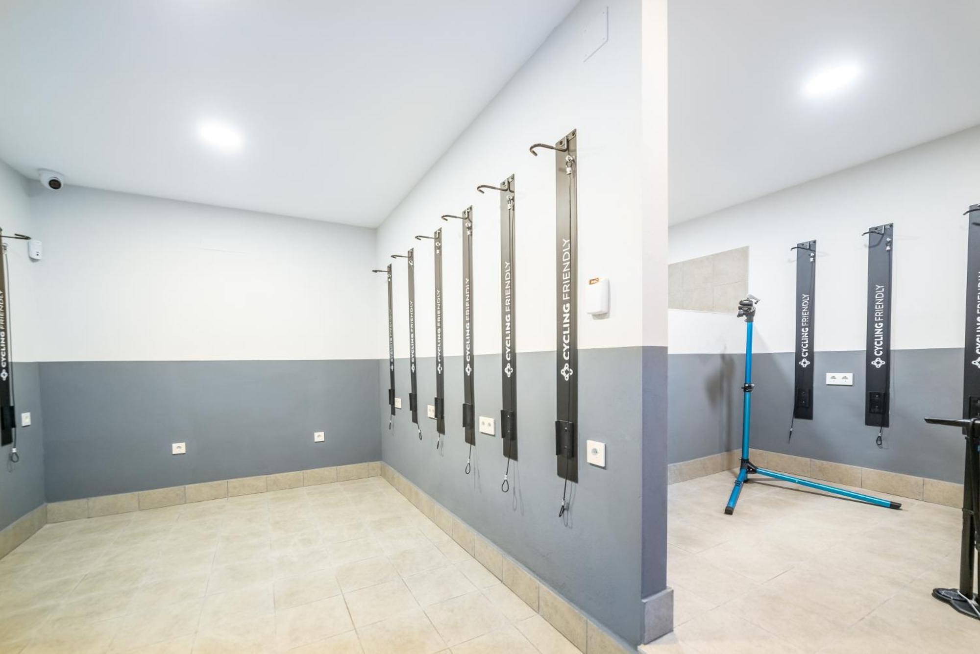 Torreluz Suites Алмерия Екстериор снимка