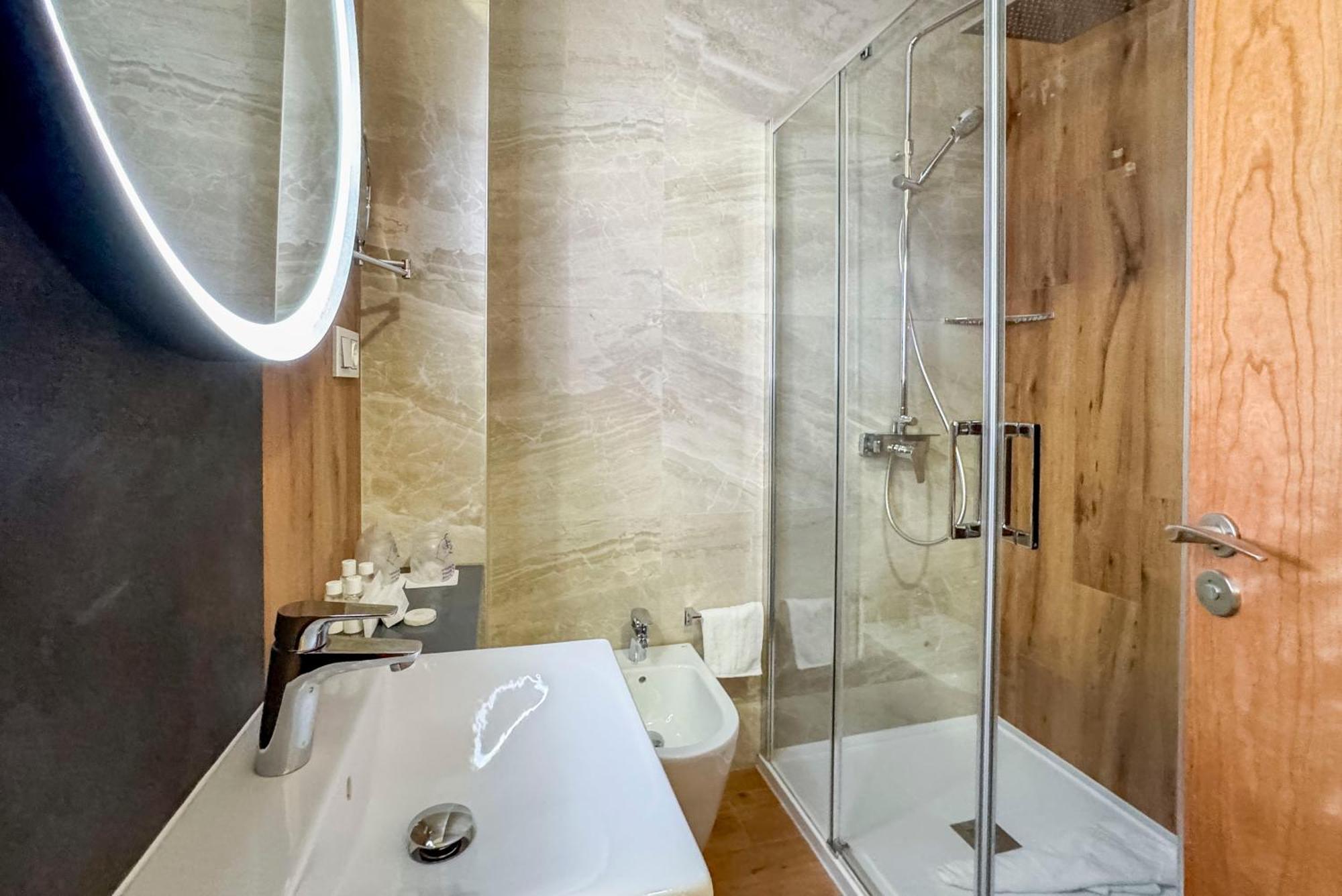 Torreluz Suites Алмерия Екстериор снимка
