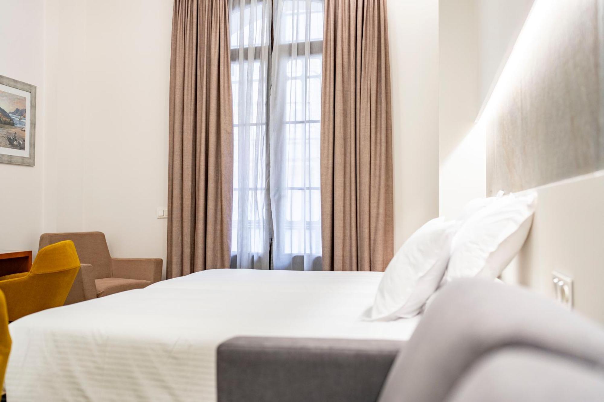 Torreluz Suites Алмерия Екстериор снимка