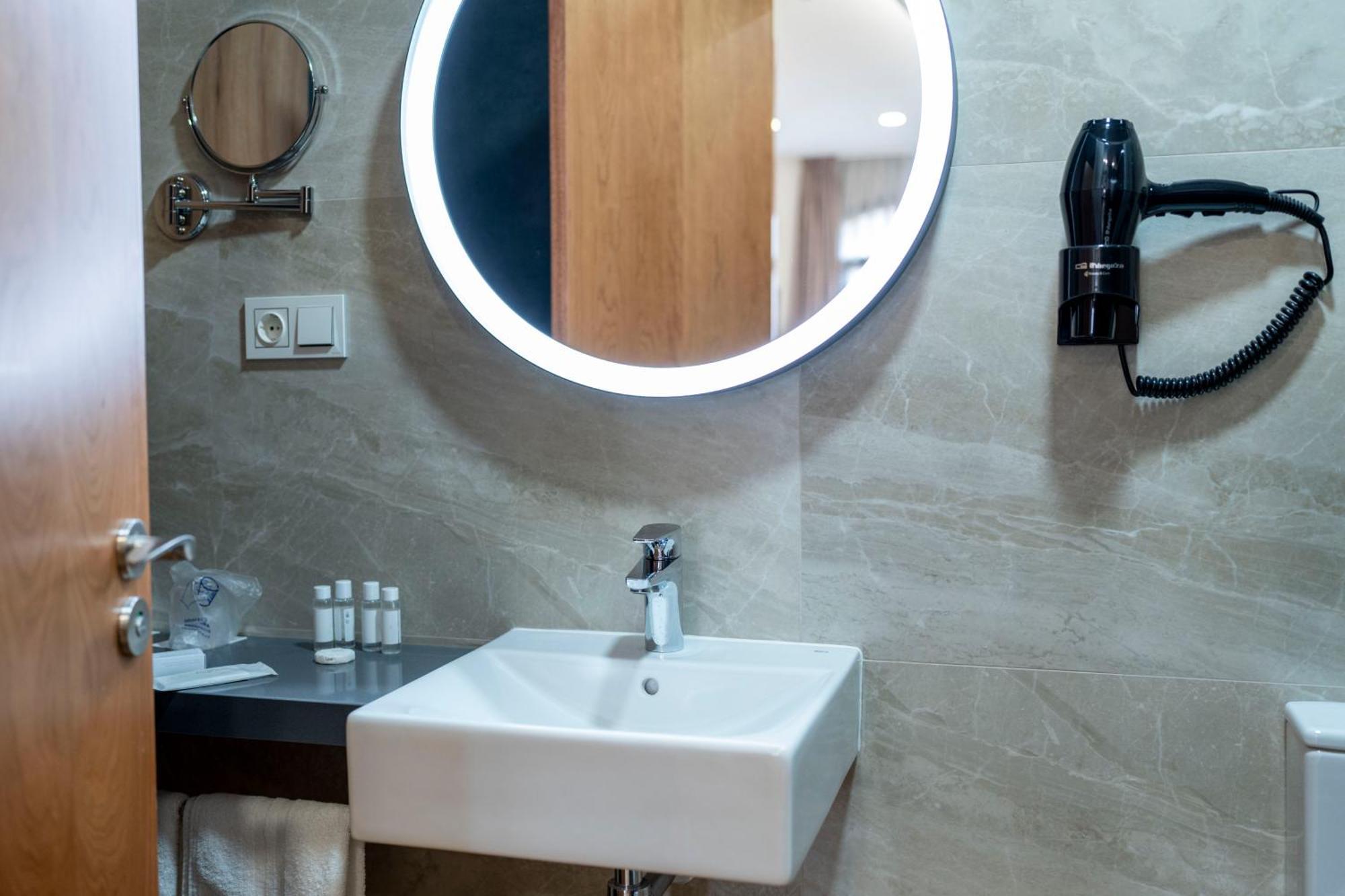 Torreluz Suites Алмерия Екстериор снимка