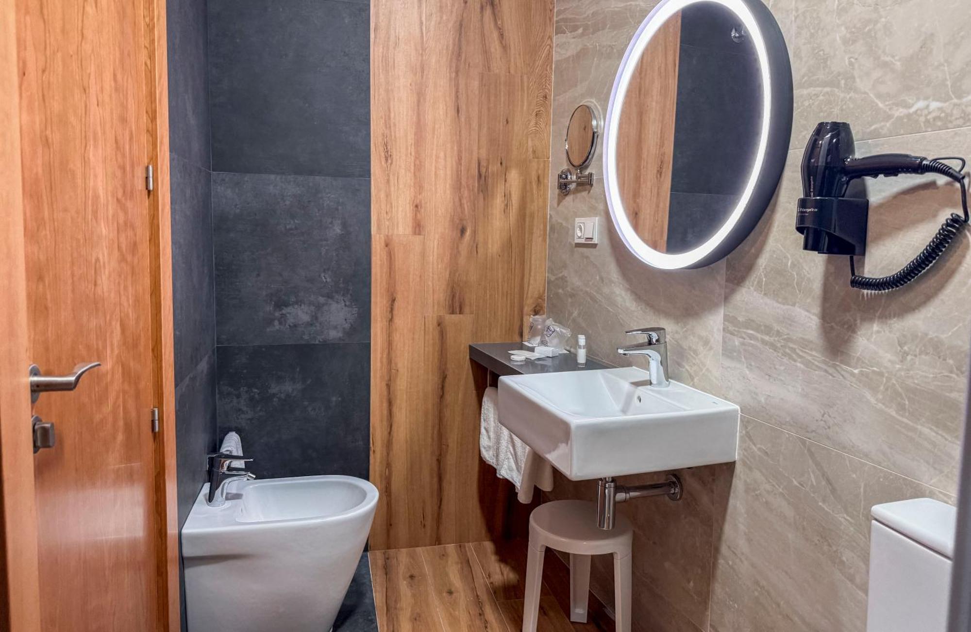 Torreluz Suites Алмерия Екстериор снимка