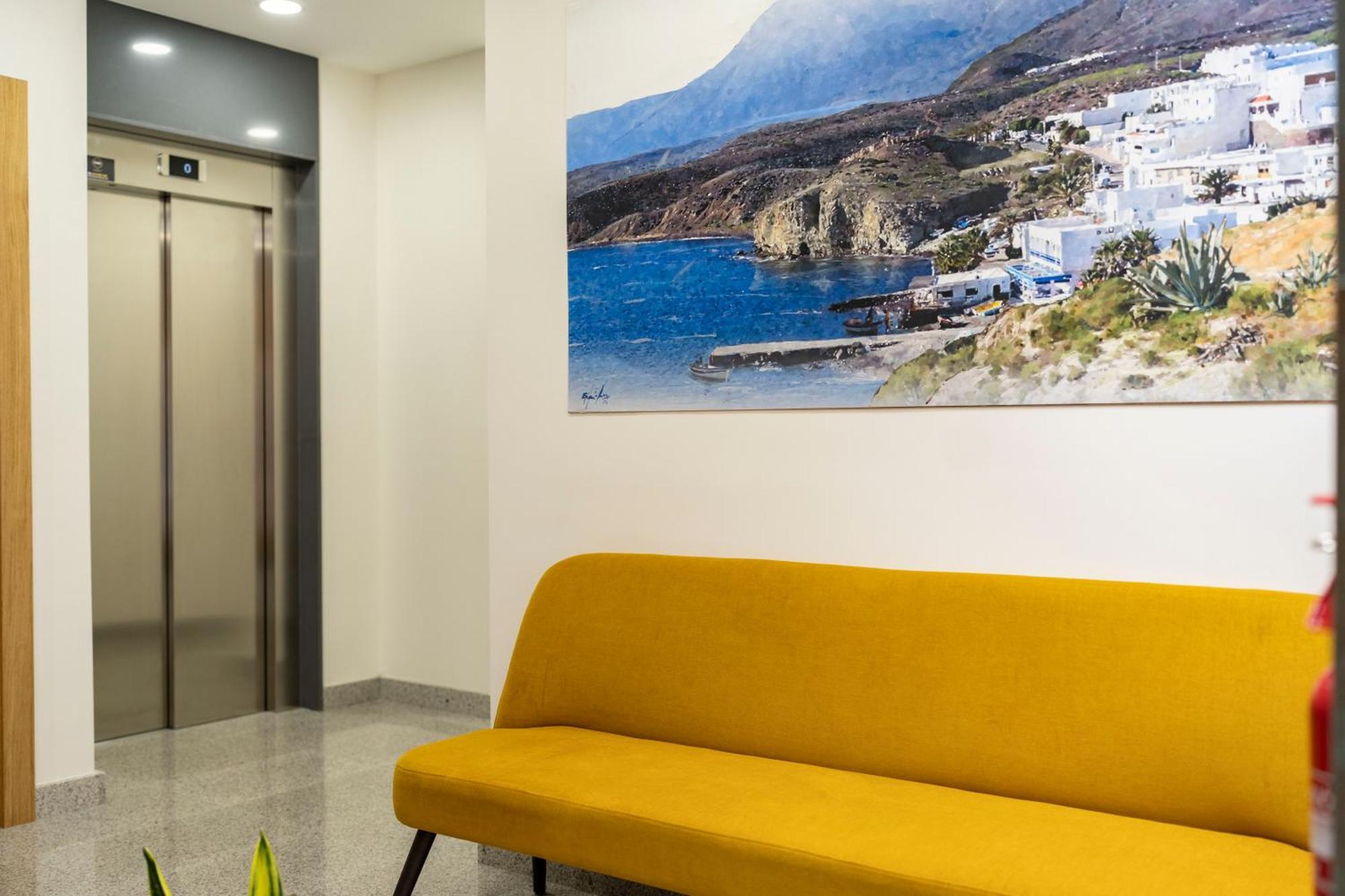 Torreluz Suites Алмерия Екстериор снимка