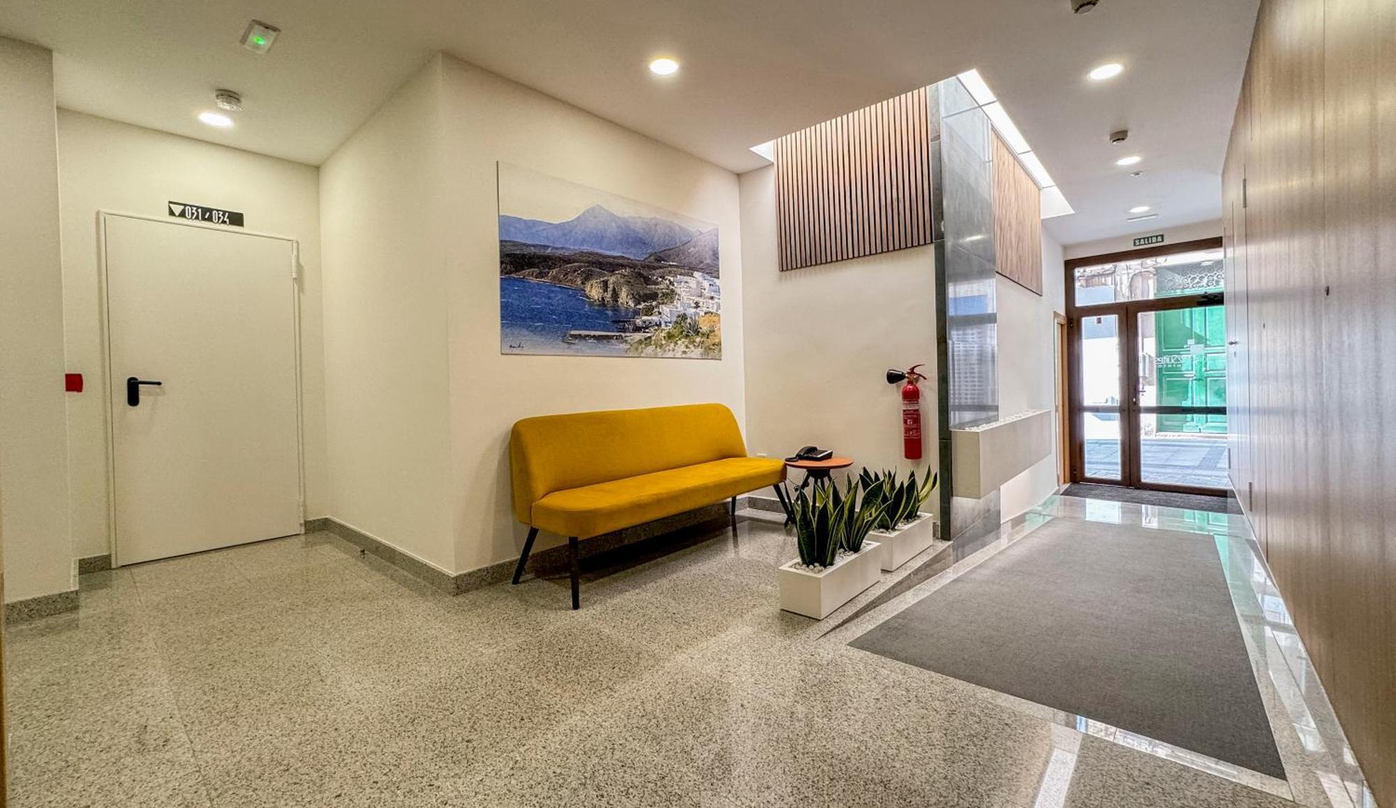 Torreluz Suites Алмерия Екстериор снимка